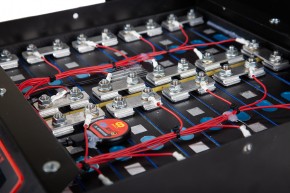 Аккумуляторная батарея LiFePo4 60V50Ah(60A) c дисплеем, BMS смарт в Екатеринбурге - avtopogruzchiki.com