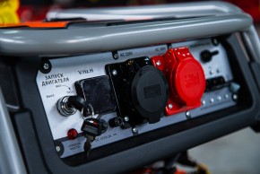 Генератор бензиновый 8,0 кВт 220В/380В с электростартером TOR KM11000HE в Екатеринбурге - avtopogruzchiki.com