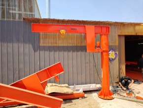Кран консольный поворотный электрический TOR JIB г/п 1000 кг, высота 3 м, стрела 3 м в Екатеринбурге - avtopogruzchiki.com