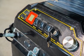 Машина подметальная TOR A100 с АКБ GEL 12/100 В/Ач в Екатеринбурге - avtopogruzchiki.com