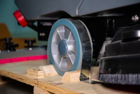 Машина поломоечная самоходная с АКБ GEL 24/100 В/Ач TOR COMPACT 60T в Екатеринбурге - avtopogruzchiki.com