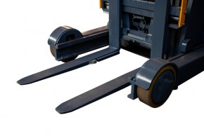 Ричтрак электрический с кабиной XILIN 2,0 т 12,5 м CQD20-D с камерой, быстрым подъемом и весами в Екатеринбурге - avtopogruzchiki.com