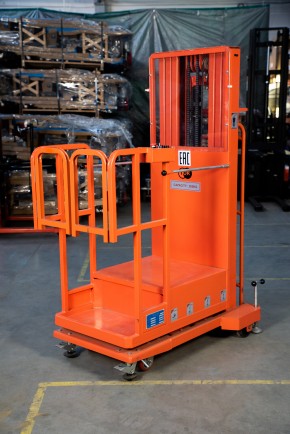 Сборщик заказов с электроподъемом 200 кг 3,3 м TOR GOPY3.302 в Екатеринбурге - avtopogruzchiki.com