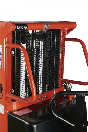 Штабелер гидравлический с электроподъемом 1,5 т 2,5 м TOR CTD15/25 в Екатеринбурге - avtopogruzchiki.com