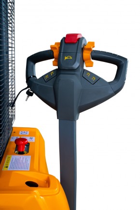 Штабелер самоходный 1,2 т 1,6 м XILIN CDD12R-EN 24/105 В/Ач с раздвижными вилами в Екатеринбурге - avtopogruzchiki.com