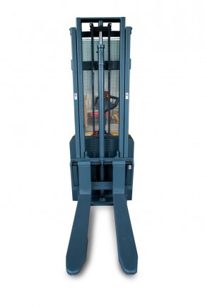 Штабелер самоходный 1,5 т 2,5 м XILIN CDD15K-EN  24/105 В/Ач с раздвижными вилами (с платформой) в Екатеринбурге - avtopogruzchiki.com