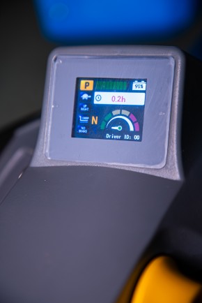 Штабелер самоходный 1,5 т 3,0 м TOR WS15H-3000SC PRO Li-ion 24/60 В/Ач контр. скорости подъема в Екатеринбурге - avtopogruzchiki.com