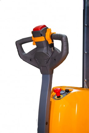 Штабелер самоходный 1,5 т 4,5 м XILIN CDDR15-III 24/200 В/Ач (сопровождаемый) в Екатеринбурге - avtopogruzchiki.com