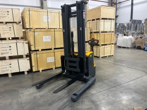 Штабелер самоходный 1,5 т 5,0 м XILIN CTDR15-III Li-ion 24/230 В/Ач раздвижные вилы и опоры в Екатеринбурге - avtopogruzchiki.com