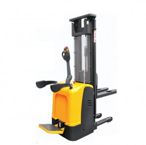 Штабелер самоходный 1,5 т 5,6 м XILIN CDDK15-III Li-ion 24/230 В/Ач ЭУР, контроль скорости (с платформой) в Екатеринбурге - avtopogruzchiki.com