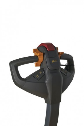 Штабелер самоходный 1,5 т 5,6 м XILIN CDDR15-III 24/200 В/Ач (сопровождаемый) в Екатеринбурге - avtopogruzchiki.com