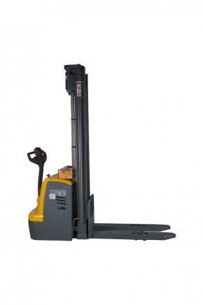 Штабелер самоходный 1,5 т 5,6 м XILIN CDDR15-III 24/200 В/Ач (сопровождаемый) в Екатеринбурге - avtopogruzchiki.com