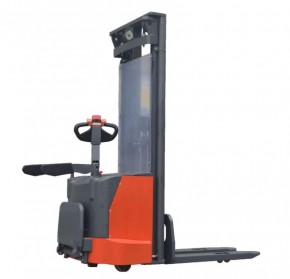 Штабелер самоходный 1,6 т 5,5 м TOR CL1655QD Li-ion 24/230 В/Ач ЭУР (с платформой) в Екатеринбурге - avtopogruzchiki.com