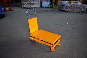 Стол подъемный передвижной 150 кг 302-1100 мм (700х450 мм) XILIN SPS150 в Екатеринбурге - avtopogruzchiki.com