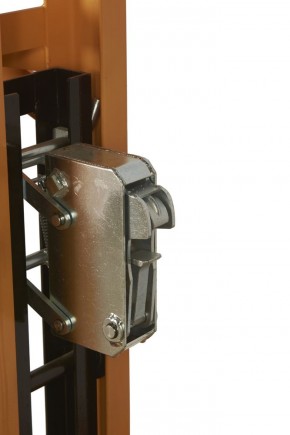 Тележка для бочек TOR DTF450B, 450 кг в Екатеринбурге - avtopogruzchiki.com