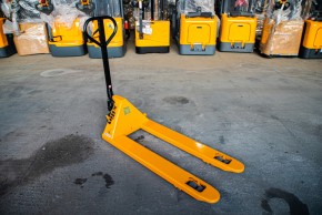 Тележка гидравлическая 2500 кг 1150 мм полиуретановые колеса XILIN DF-III в Екатеринбурге - avtopogruzchiki.com