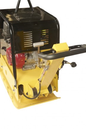 Виброплита реверсивная TOR C-330(R) 234 кг, 30кН (Honda) в Екатеринбурге - avtopogruzchiki.com