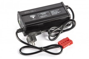 Зарядное устройство для свинцовых тяговых аккумуляторов 24V60AН (10A) - фотография Зарядное устройство для свинцовых тяговых аккумуляторов 24V60AН (10A) в Екатеринбурге - avtopogruzchiki.com