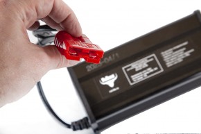 Зарядное устройство для свинцовых тяговых аккумуляторов 24V60AН (10A) Anderson в Екатеринбурге - avtopogruzchiki.com