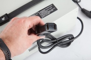 Зарядное устройство для свинцовых тяговых аккумуляторов 72V60A (8А) в Екатеринбурге - avtopogruzchiki.com