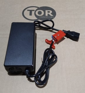 Зарядное устройство для тележек CBD15W-E 240V-24/5A (Charger 1-100~240V-24/5A (on-board)) в Екатеринбурге - avtopogruzchiki.com