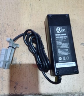 Зарядное устройство для тележек PPT15-2 24V/4А (Charger) в Екатеринбурге - avtopogruzchiki.com