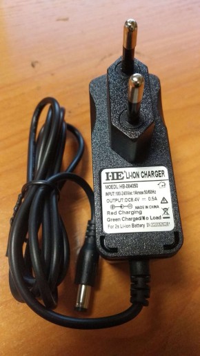 Зарядное устройство HB-084050 для тележек CW 8,4V/0,5A (Charger) горизонтальное в Екатеринбурге - avtopogruzchiki.com