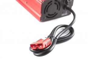 Зарядное устройство интеллектуальное для LiFePo4 аккумуляторов 24V80AH (20А) AF600 SB50 в Екатеринбурге - avtopogruzchiki.com